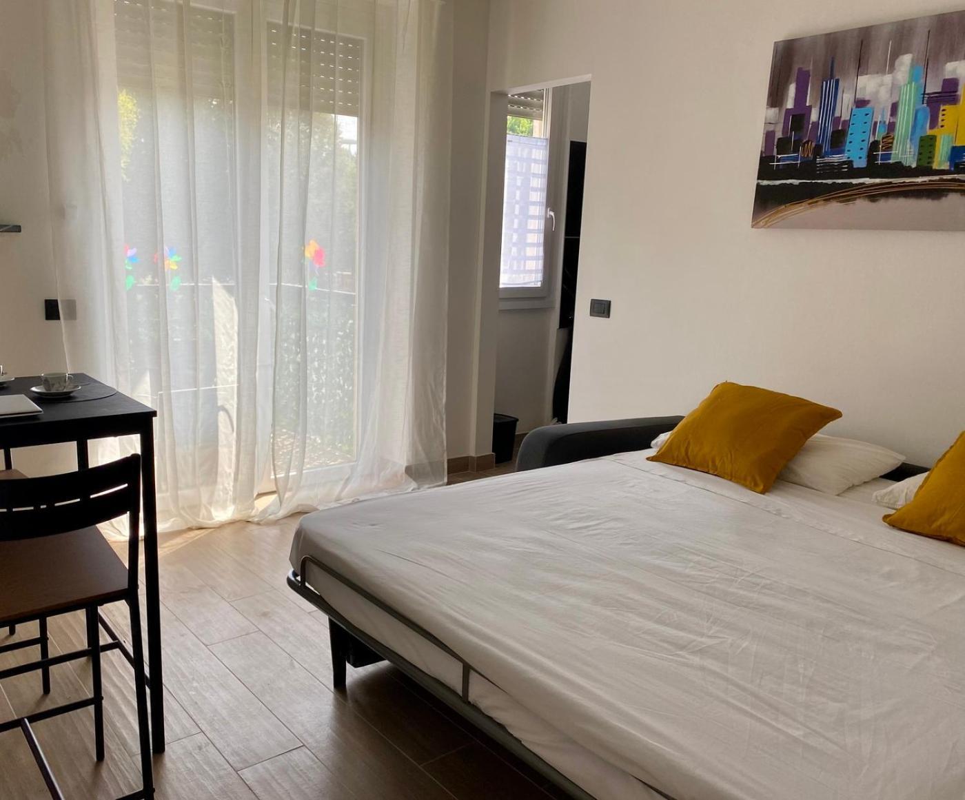 Moderno Ed Elegante Loft Con Balcone Apartment Milan