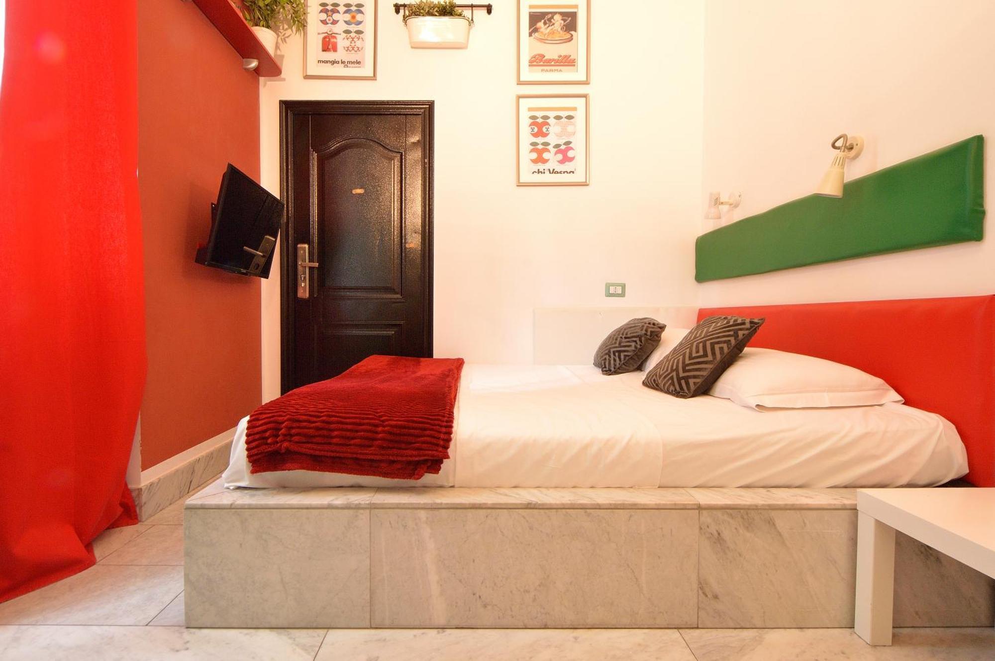 Apartment Bellissimo Mini A Tema Bandiera Italiana, Potente Wi-fi, 3 Linee Metropolitane Dietro Casa, Collegato Direttamente Con Aeroporto Di Malpensa E Rho Fiera Milan