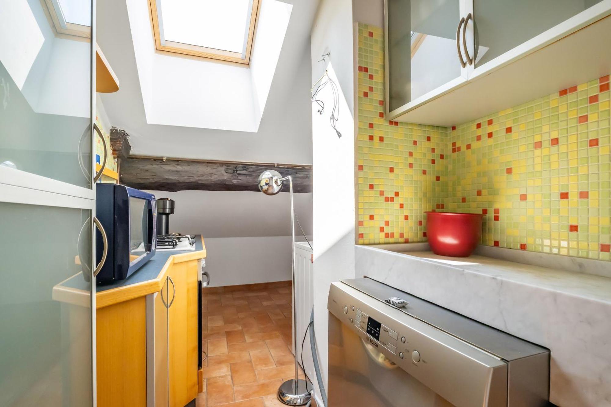 Bright Garibaldi & Moscova Apartment *