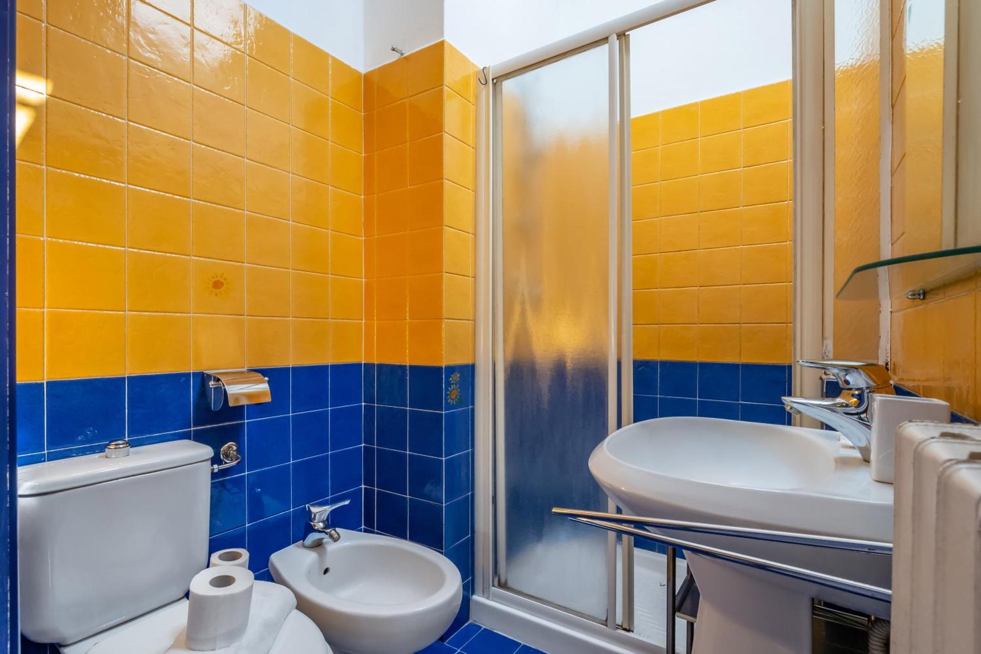 Bright Garibaldi & Moscova Apartment *