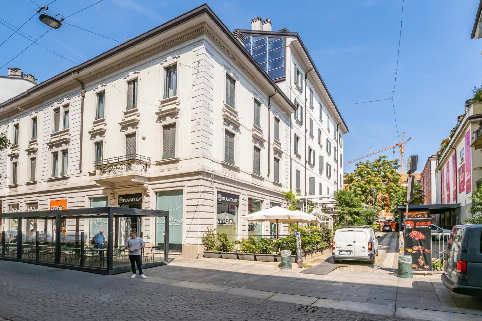 Bright Garibaldi & Moscova Apartment *