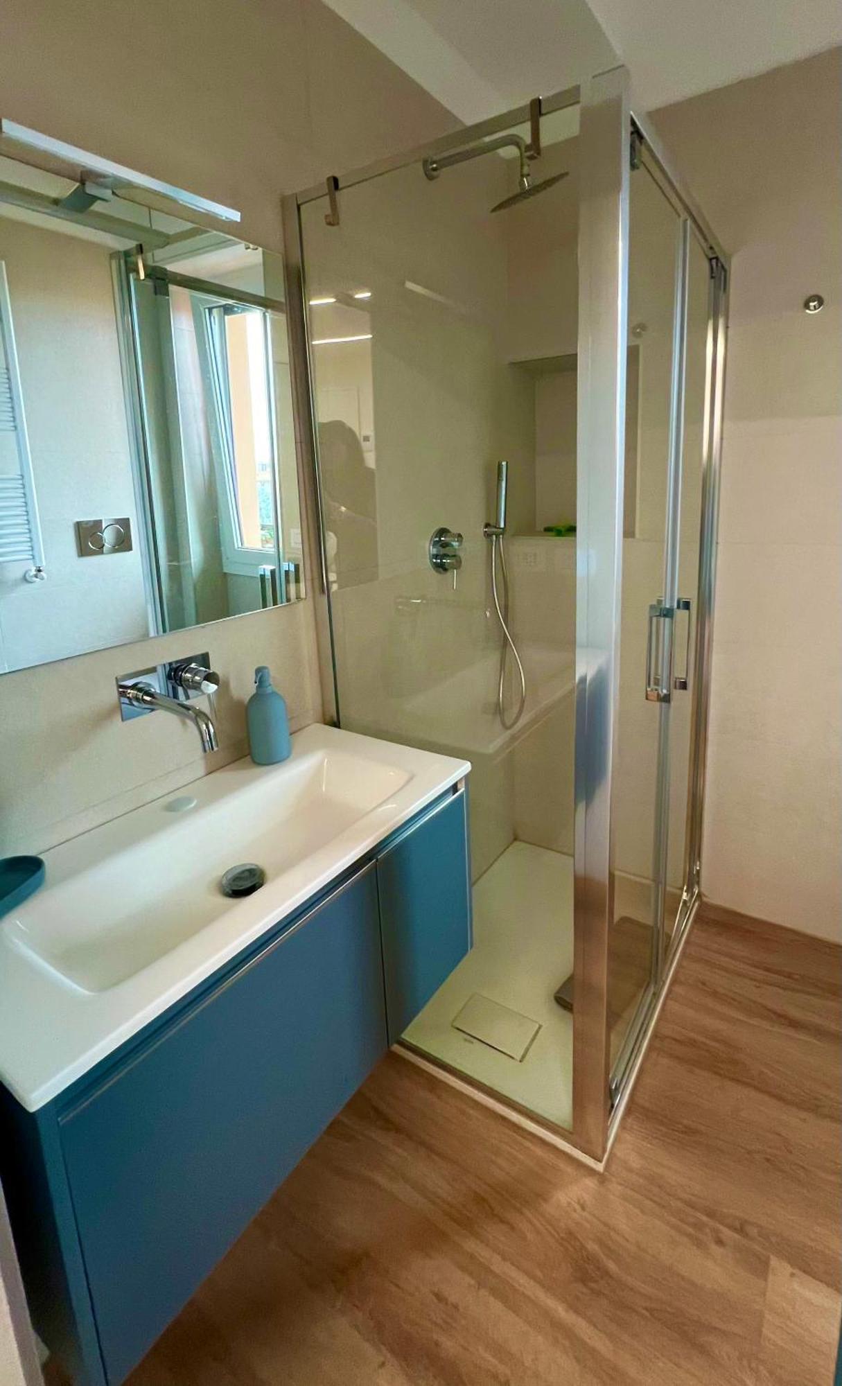 Apartment Gambara Urban Flat - Stylish And Next To Metro *