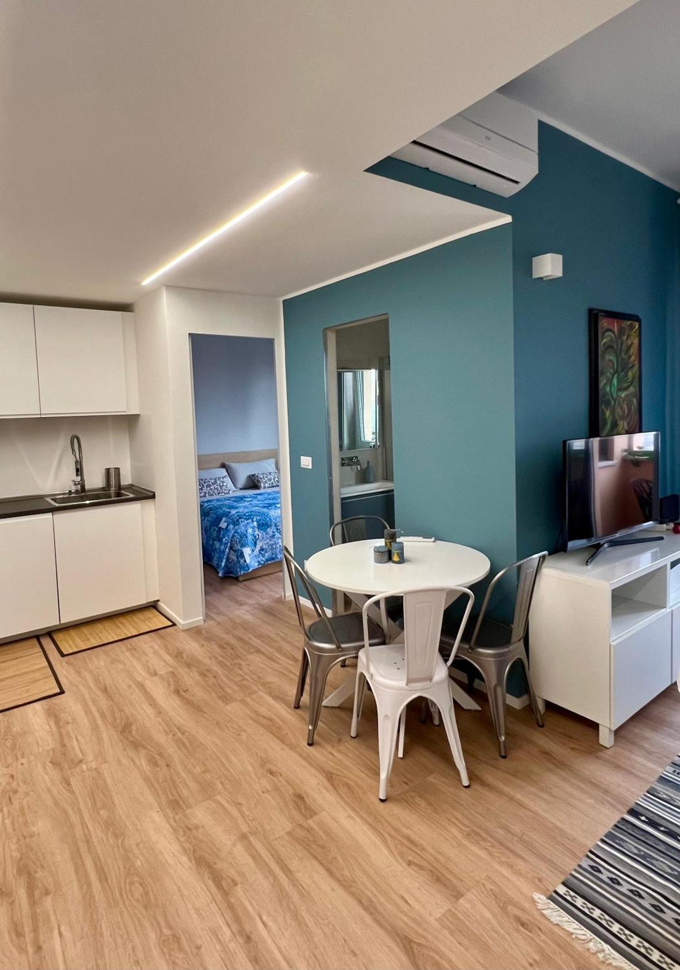 Apartment Gambara Urban Flat - Stylish And Next To Metro *