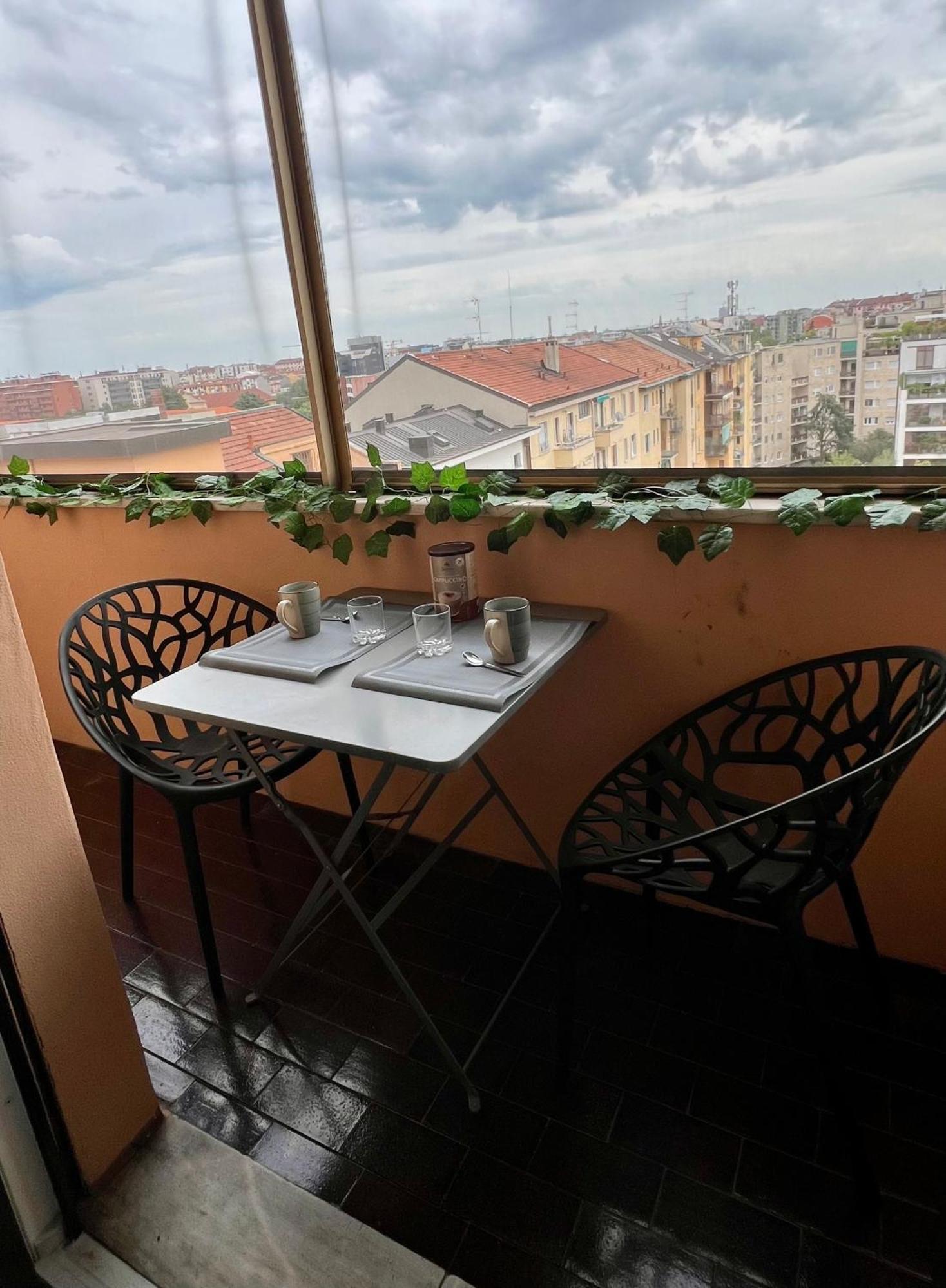 Gambara Urban Flat - Stylish And Next To Metro Apartment *