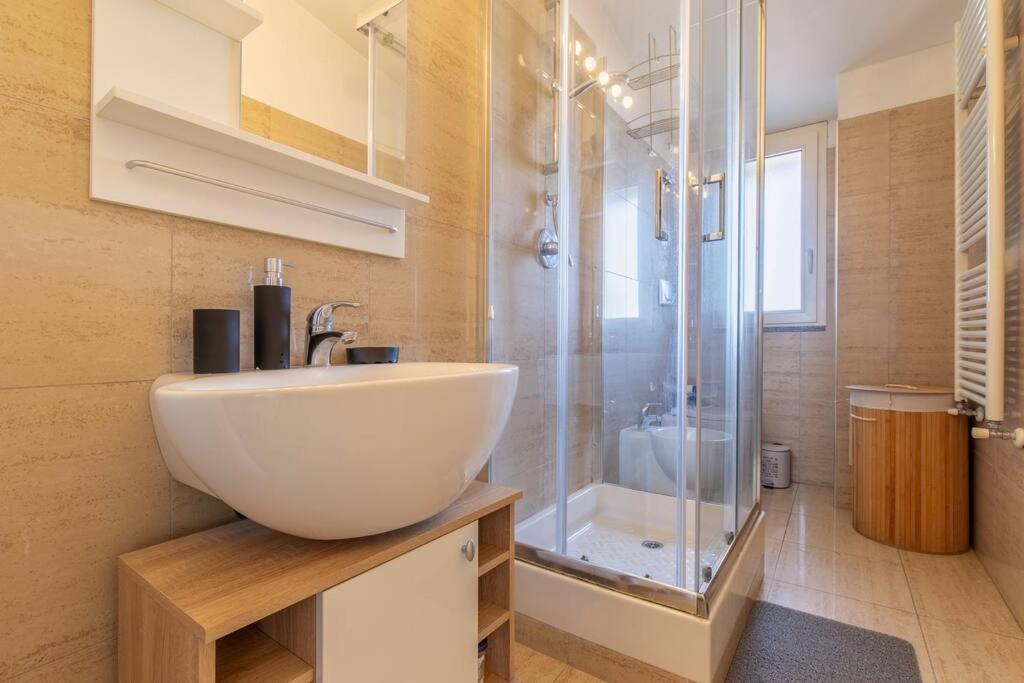 Unique & Strategic Flat, 50m From M4 Station Milan