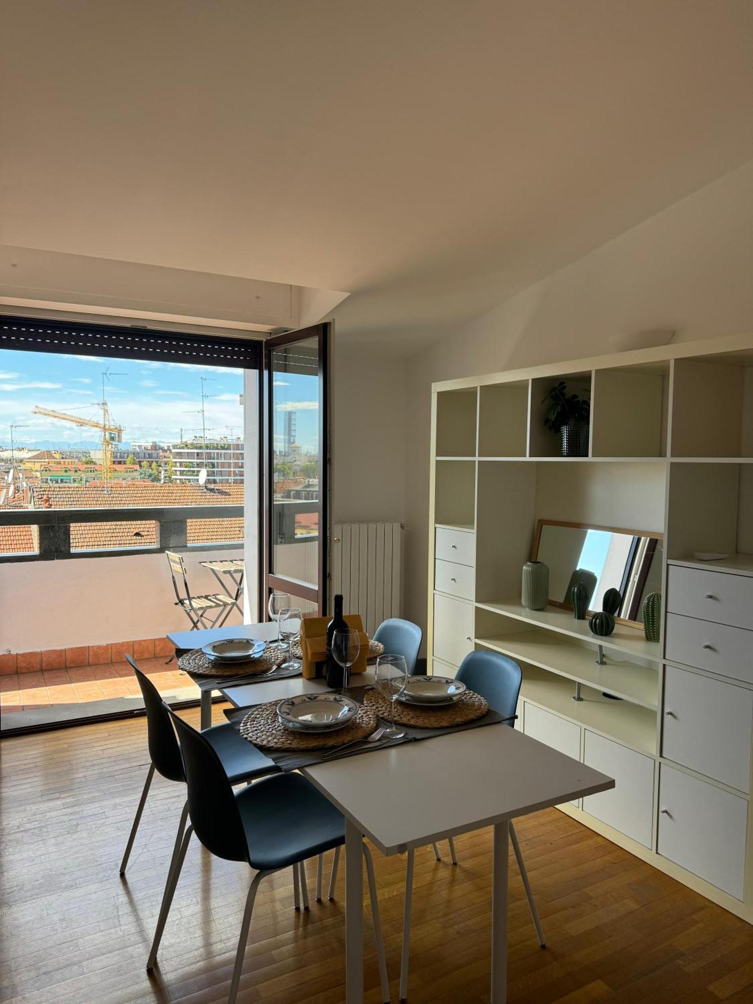 Isola- Attico Con Balcone Appartamento