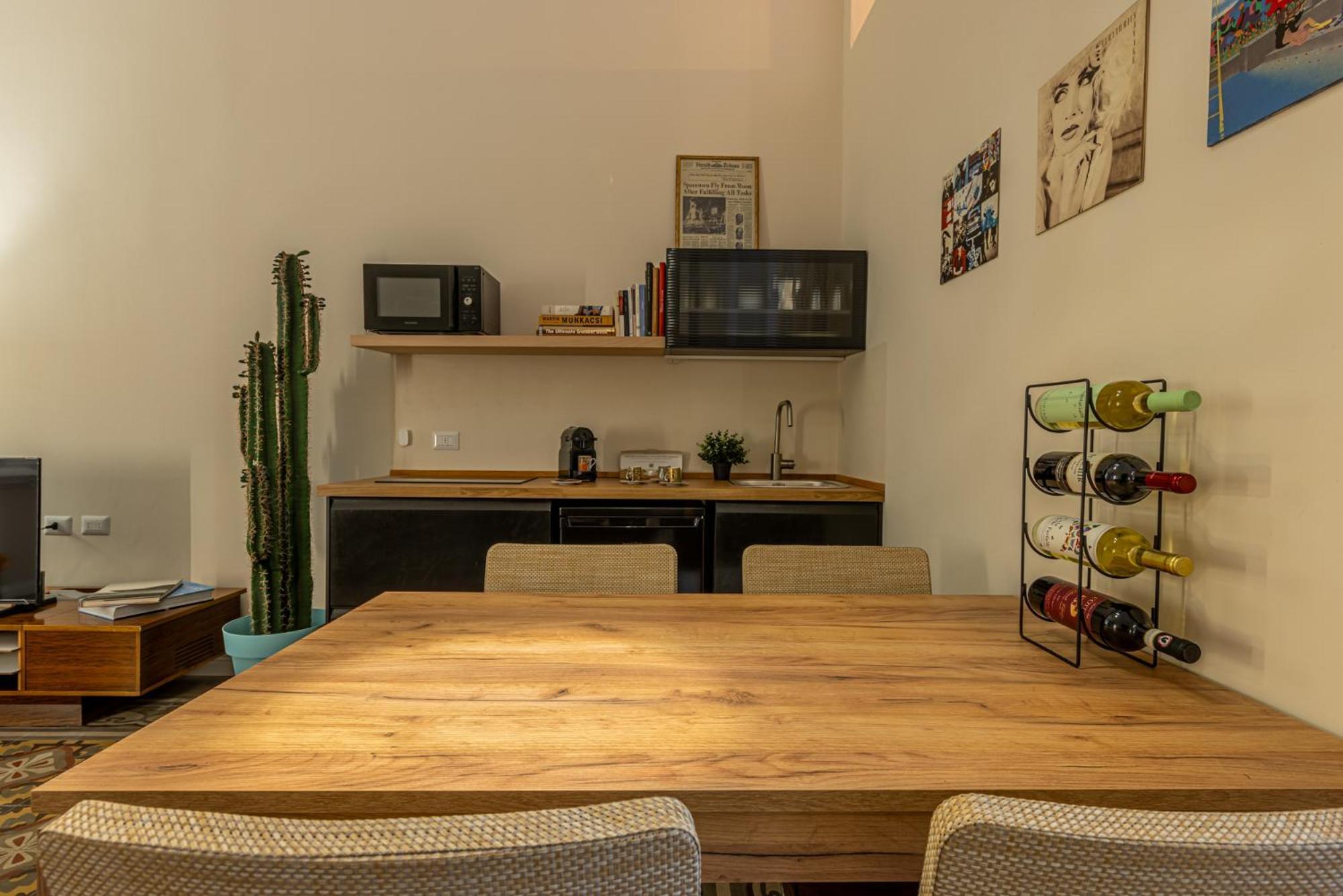 Bilocale Chic In Tropical A Due Passi Da Stazione Milan
