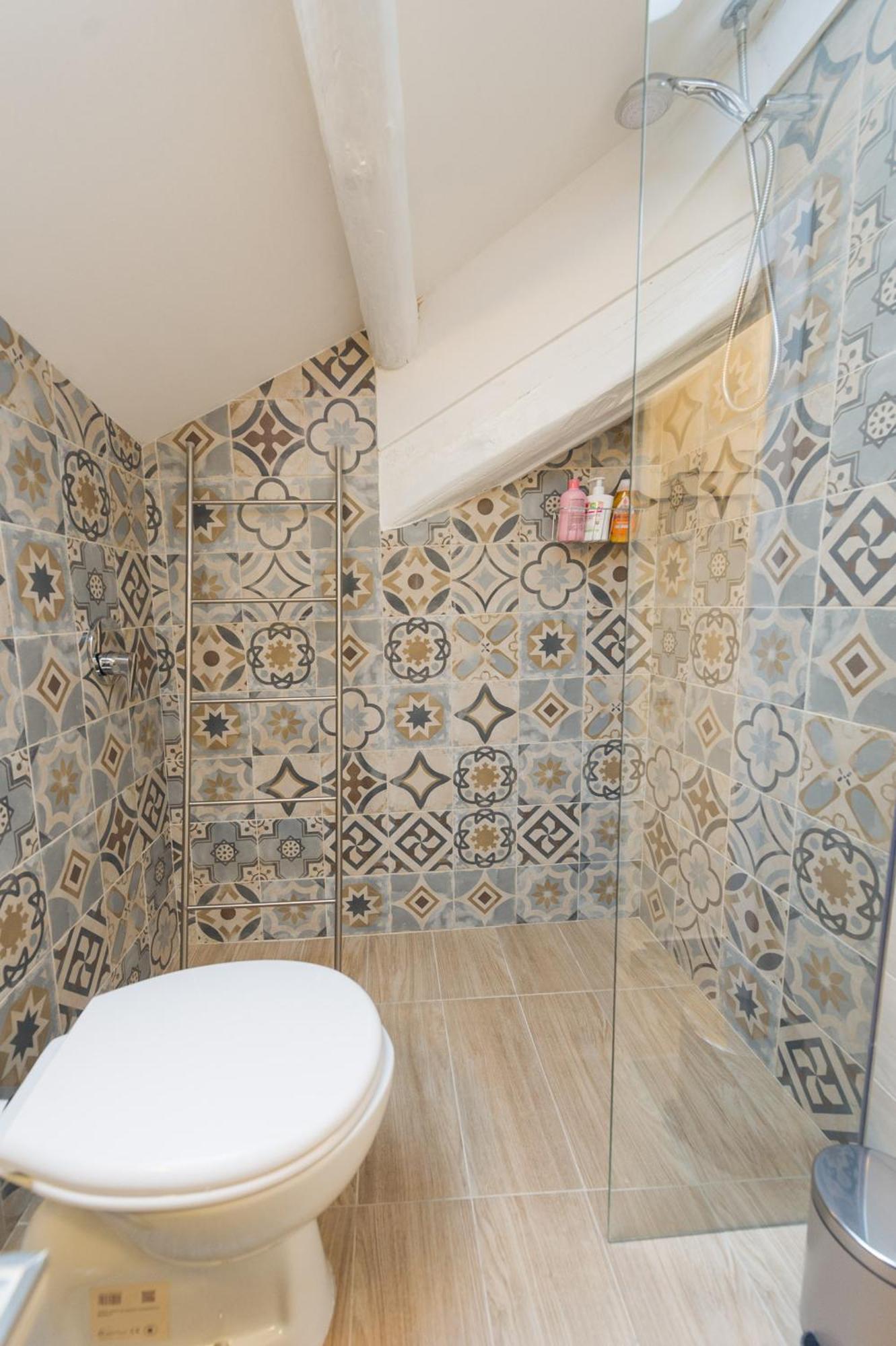 Apartment Deluxe Attic For 2, With Amazing Terrace And Poweful Wi-fi - Very Near The Metro, Position, Very Well Connected To Train Stations And Malpensa, Linate And Begramo Airports Milan