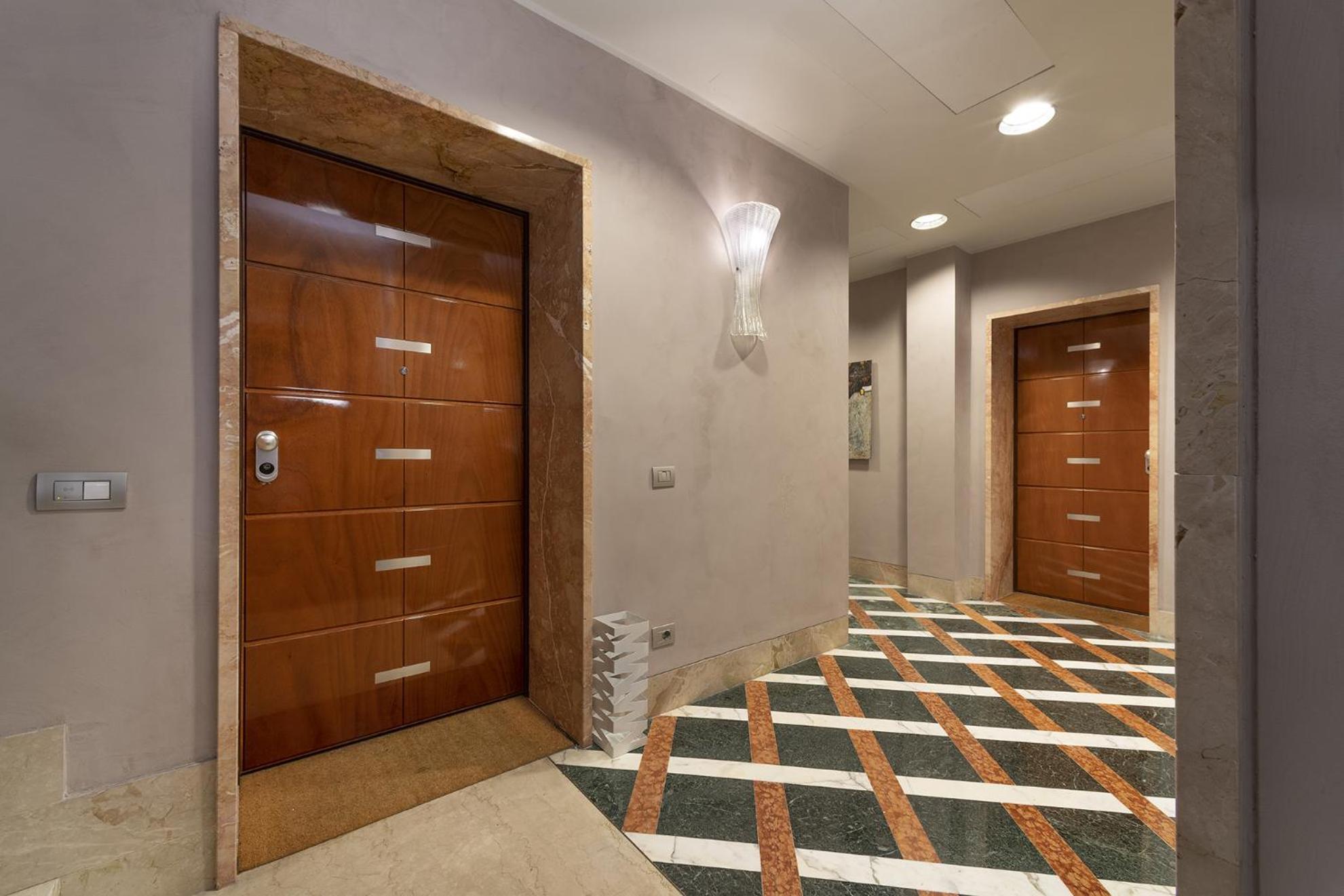 Fifty Eight Duomo Apartment *