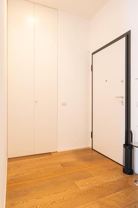 Splendid One Bedroom De Angeli 2nd Fl - Mirable Pm Apartment Milan