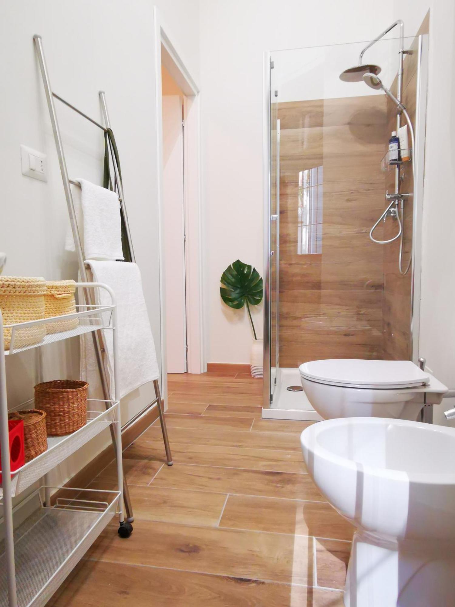 Spacious 50 Meters From The Metro Apartment