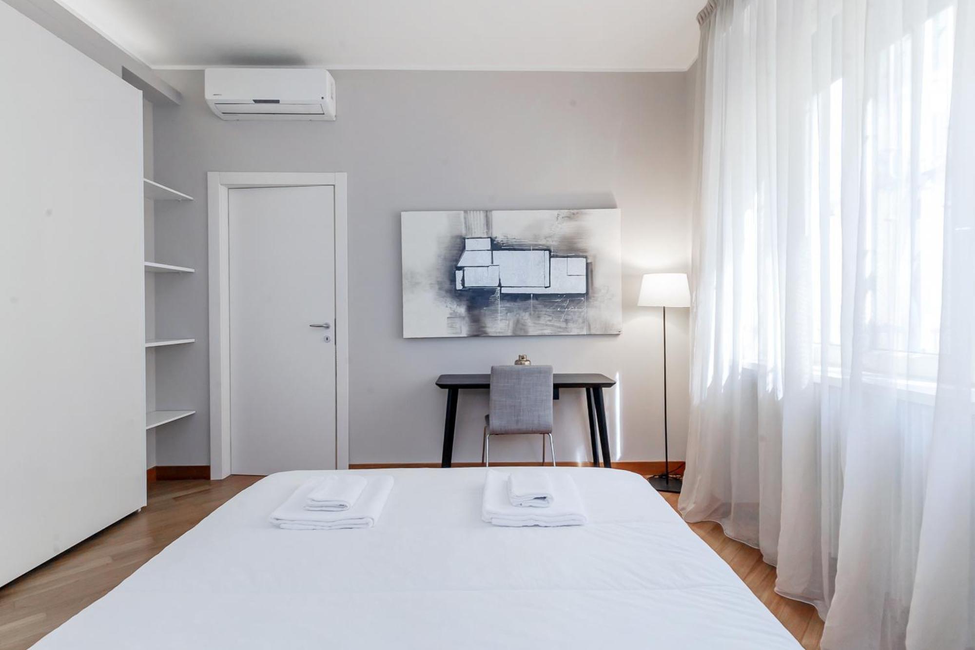 Apartamento San Babila Executive - Discover The Historic Centre Of *