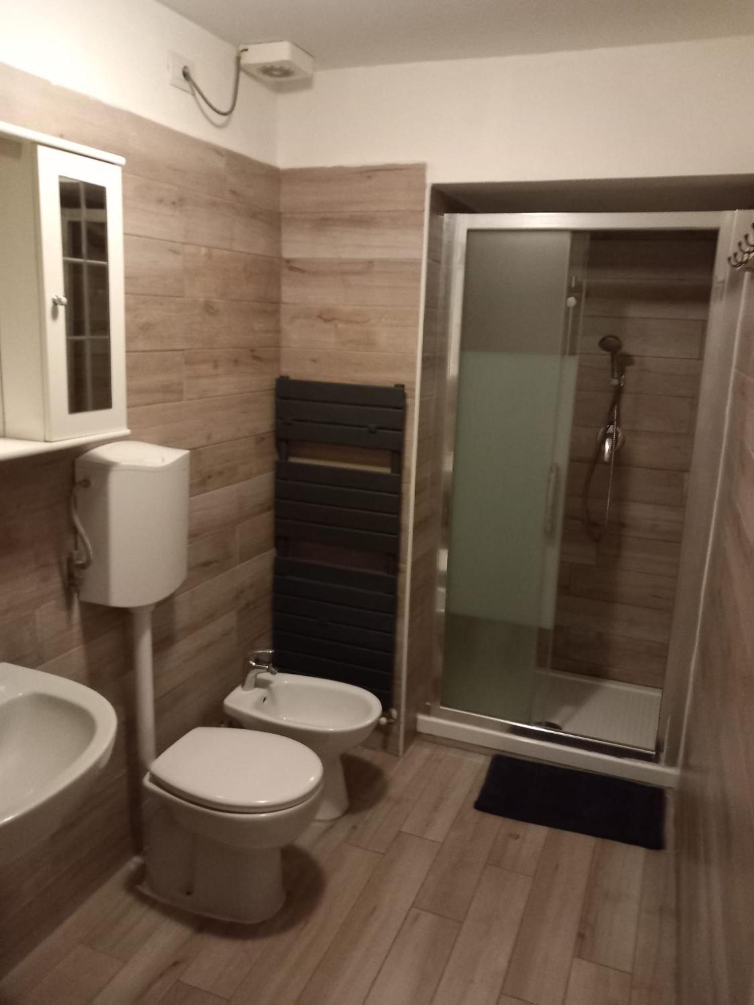 3 Station Free Parking Apartment