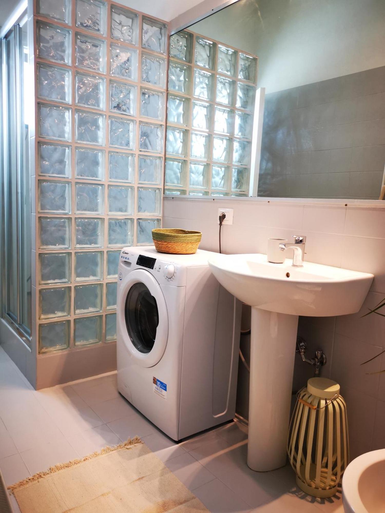 Spacious 50 Meters From The Metro *