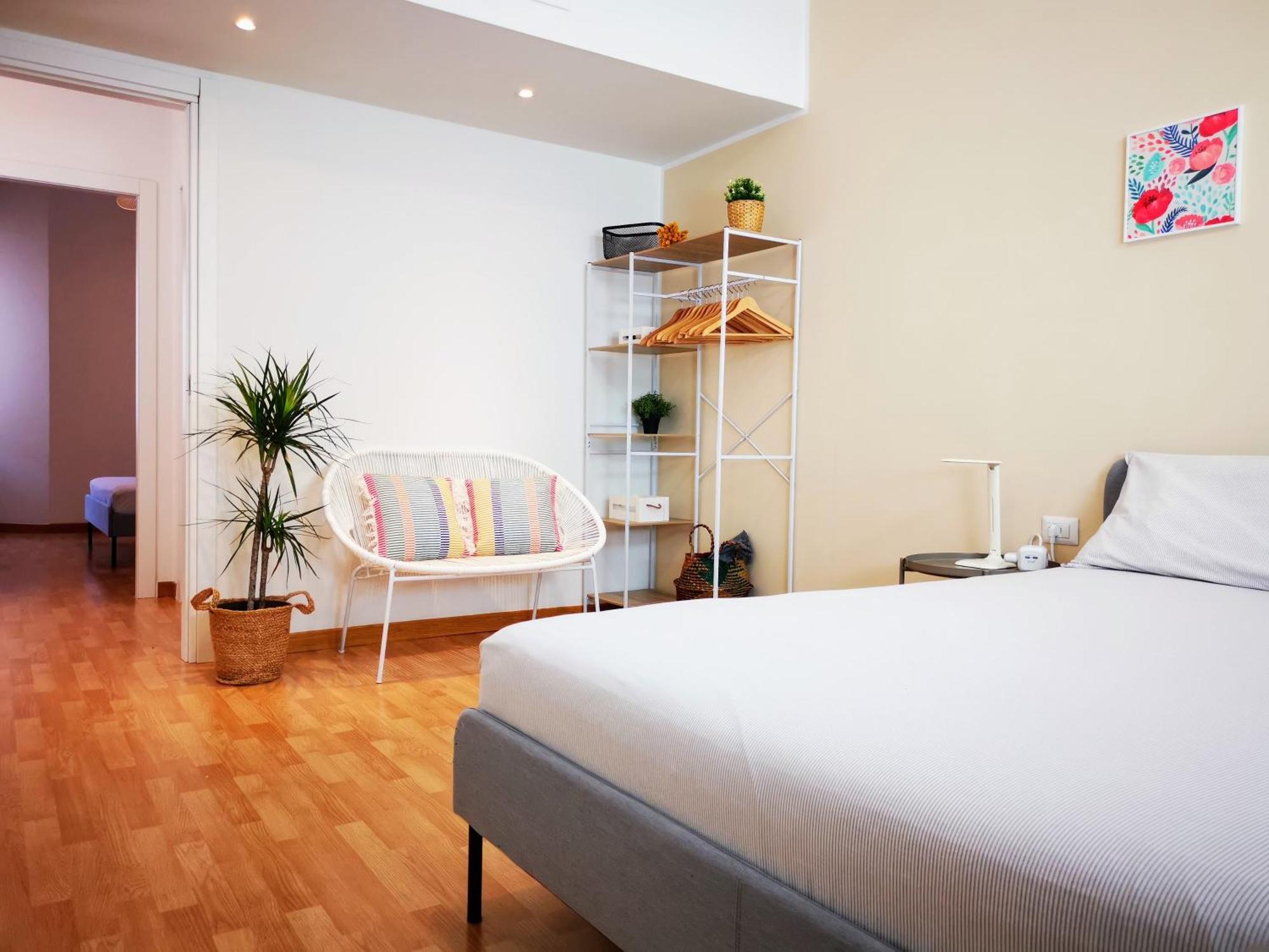 Spacious 50 Meters From The Metro Apartment
