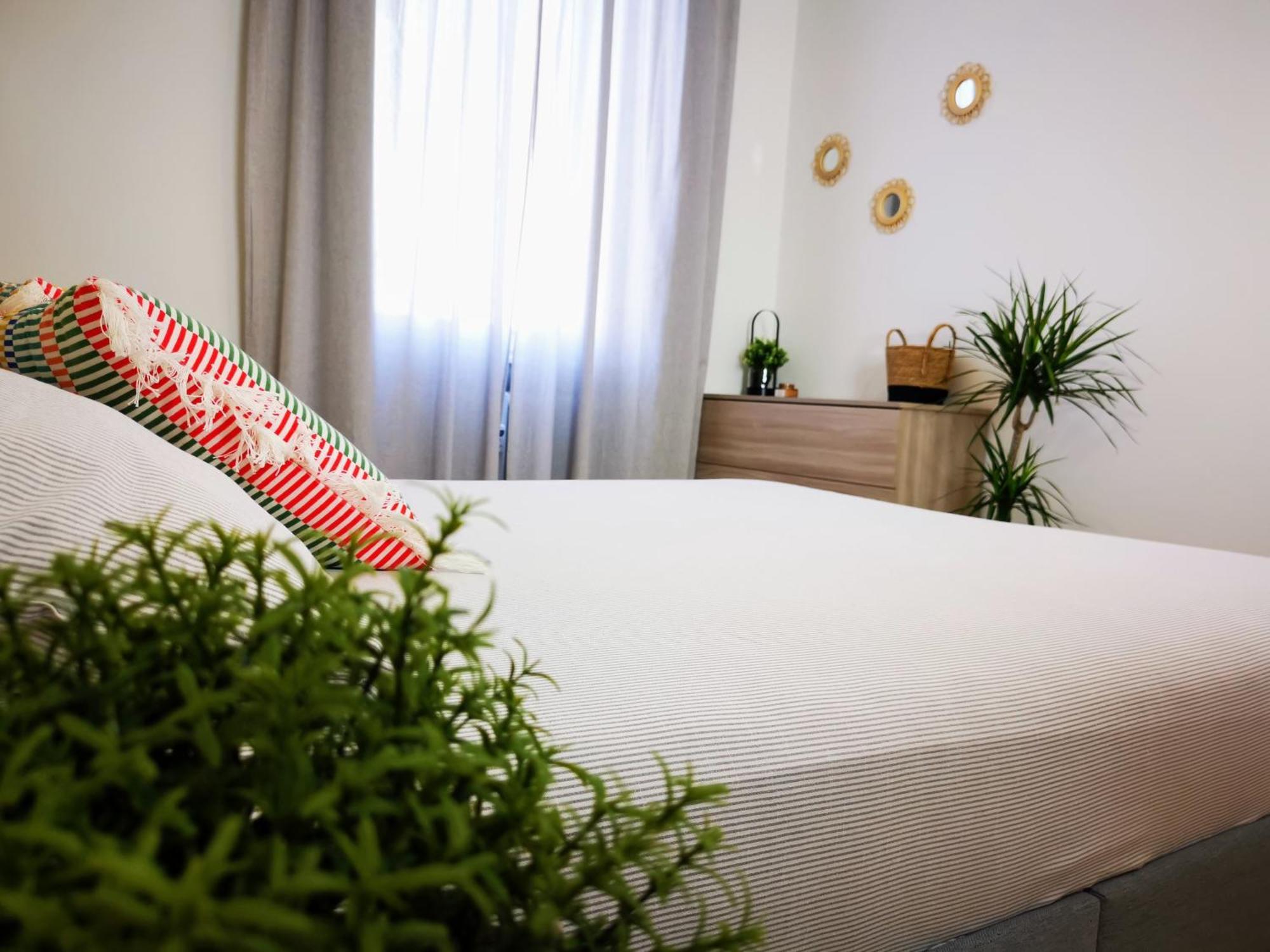 Spacious 50 Meters From The Metro Apartment *