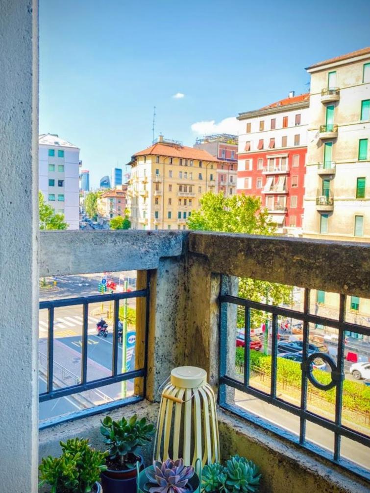 Spacious 50 Meters From The Metro * Milan