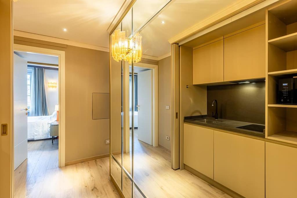 2 Floor Near Duomo Apartment