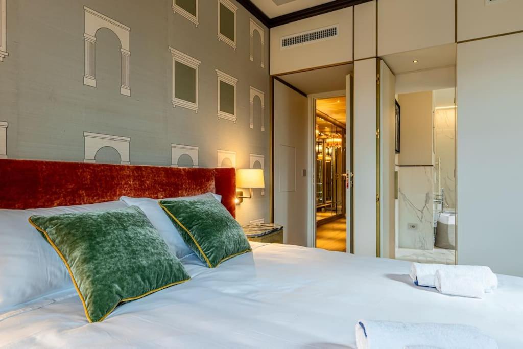 2 Floor Near Duomo Apartment Milan