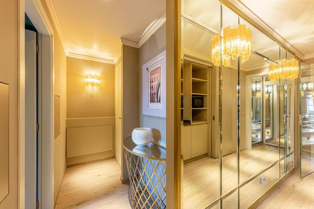 2 Floor Near Duomo * Milan