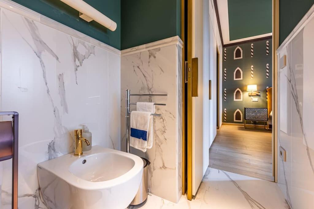 Apartment 2 Floor Near Duomo Milan