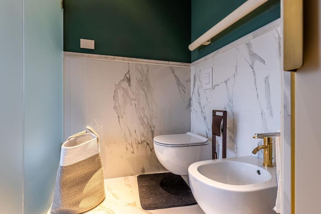 2 Floor Near Duomo Apartment Milan