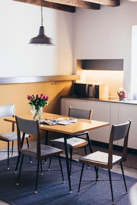 Yellow House By Costanza Apartamento