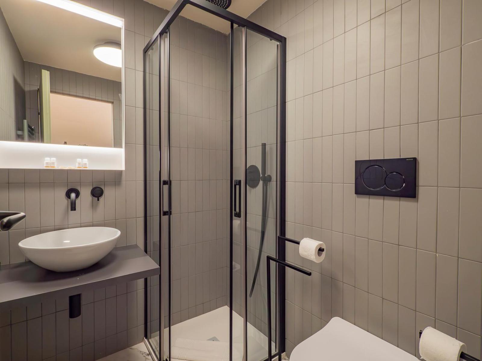 Xenia - Renovated Two-room In Sant'ambrogio Apartment