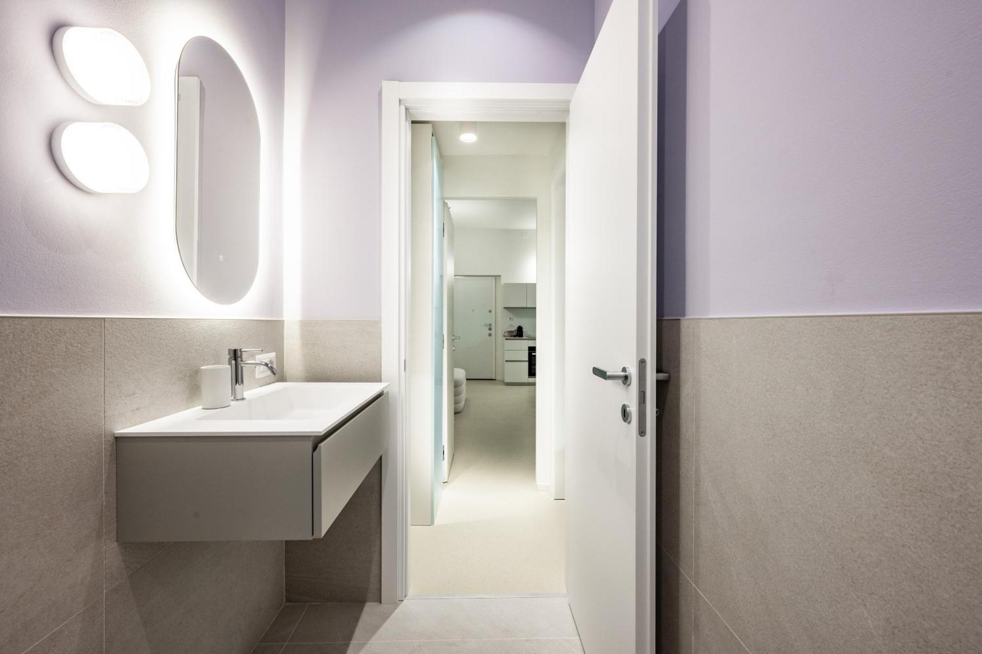 Apartment Isola Urban Oasis - Cozy & Stylish *