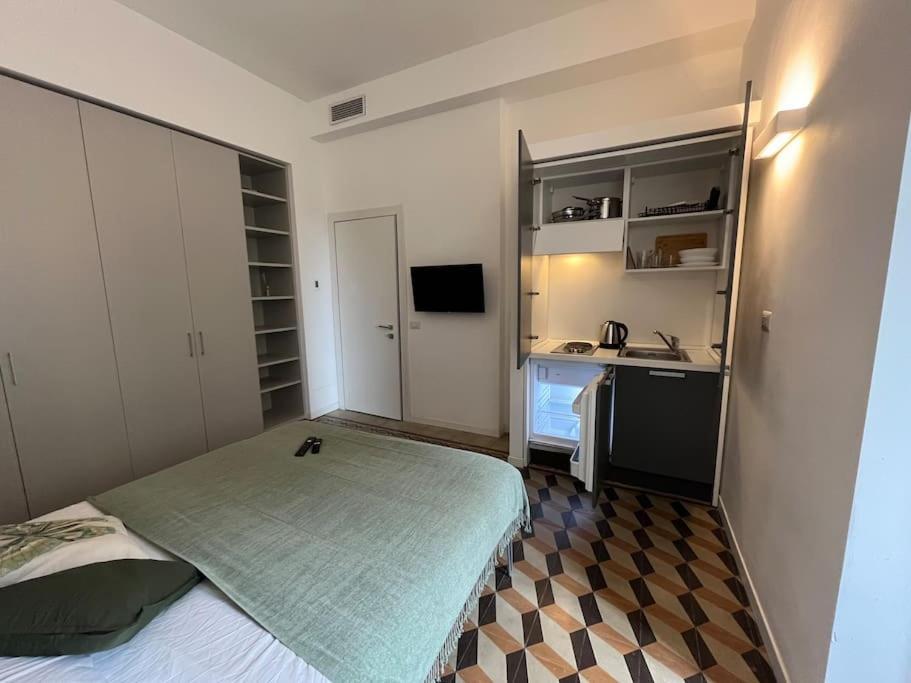 Tiny With Ideal Subway Connection Holiday home