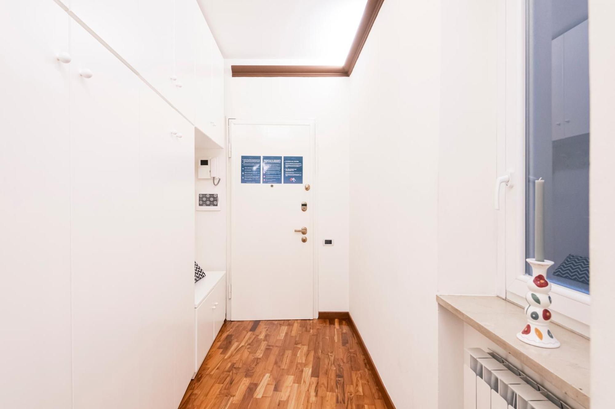 Apartamento Easylife - Pearl With Balcony On Ticinese District Milão