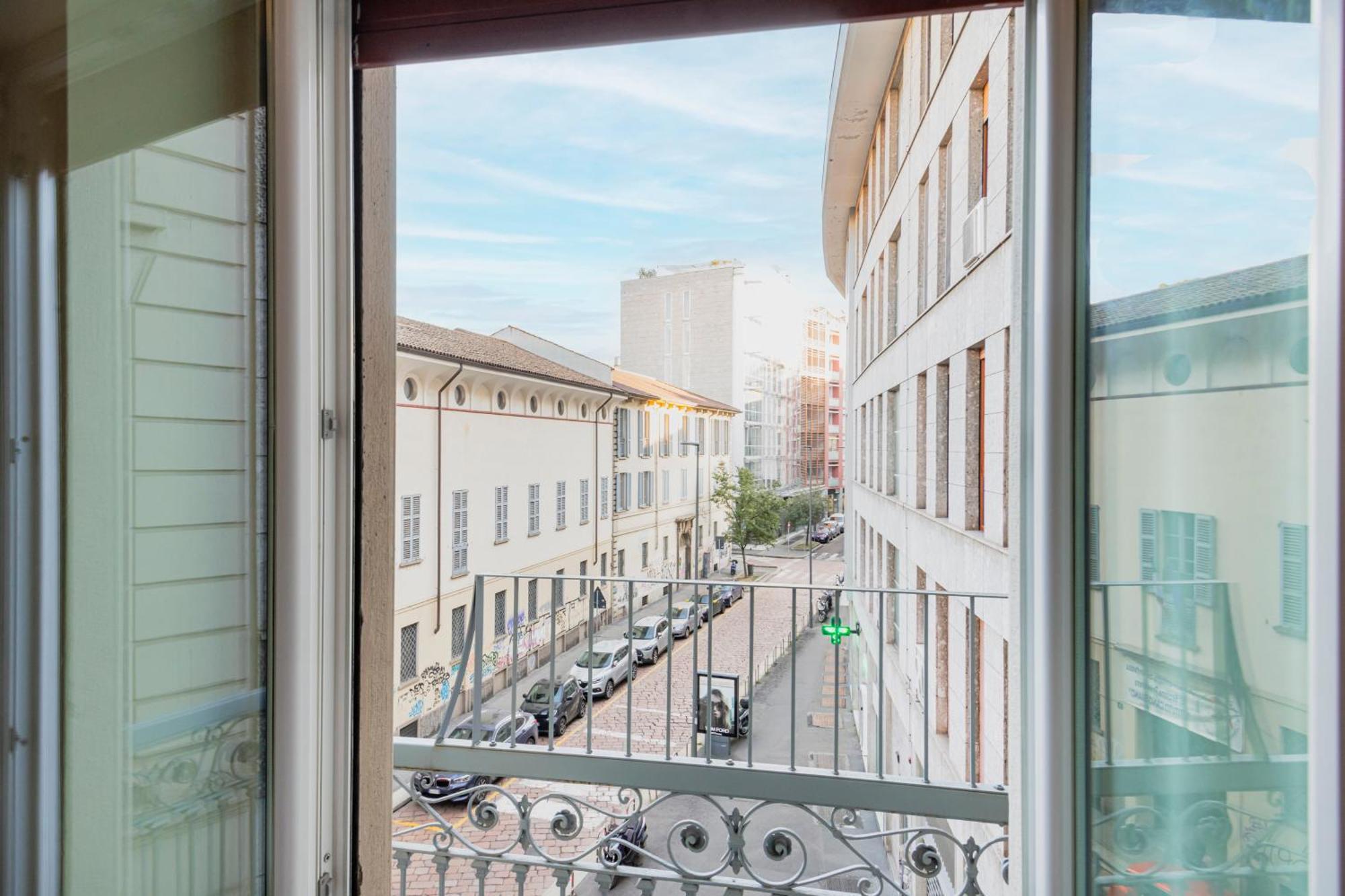 Apartamento Easylife - Pearl With Balcony On Ticinese District Milão