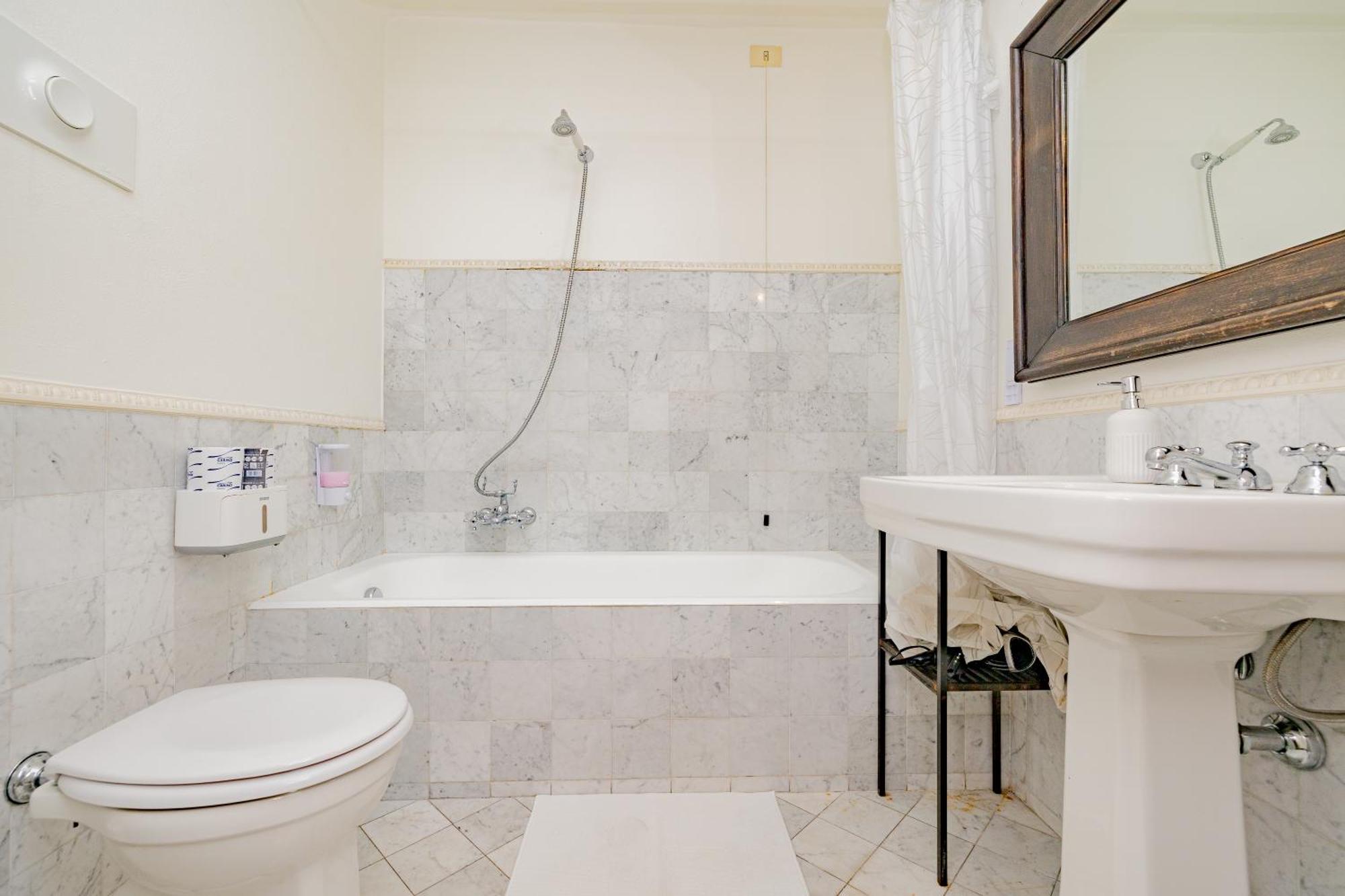 Apartment Luxury Naviglio House - 10 Min Cathedral Milan