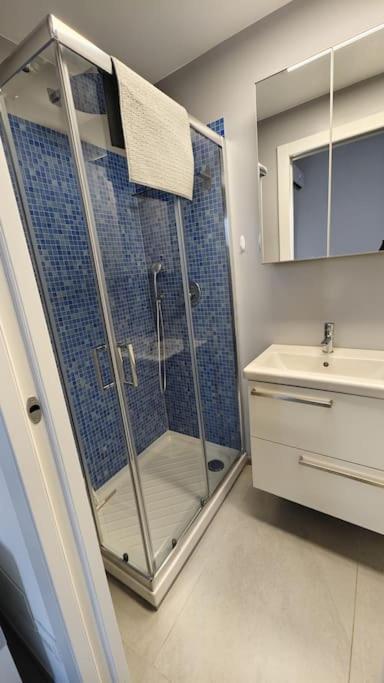 Apartment Free Private Parking-wi- Fi And A-c *
