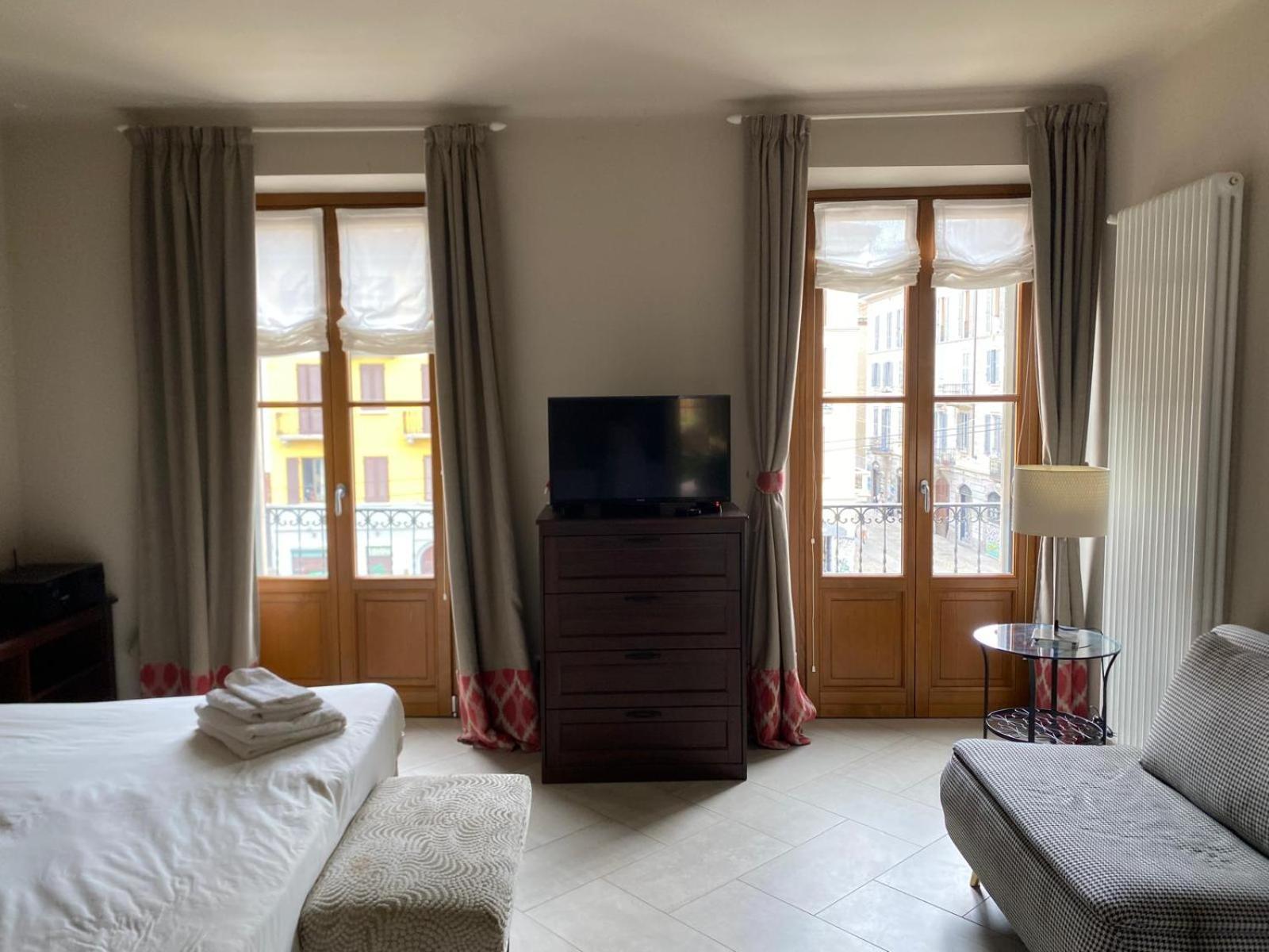 Ripa39 - Ampio Monolocale Affaccio Naviglio Grande Apartamento Milão