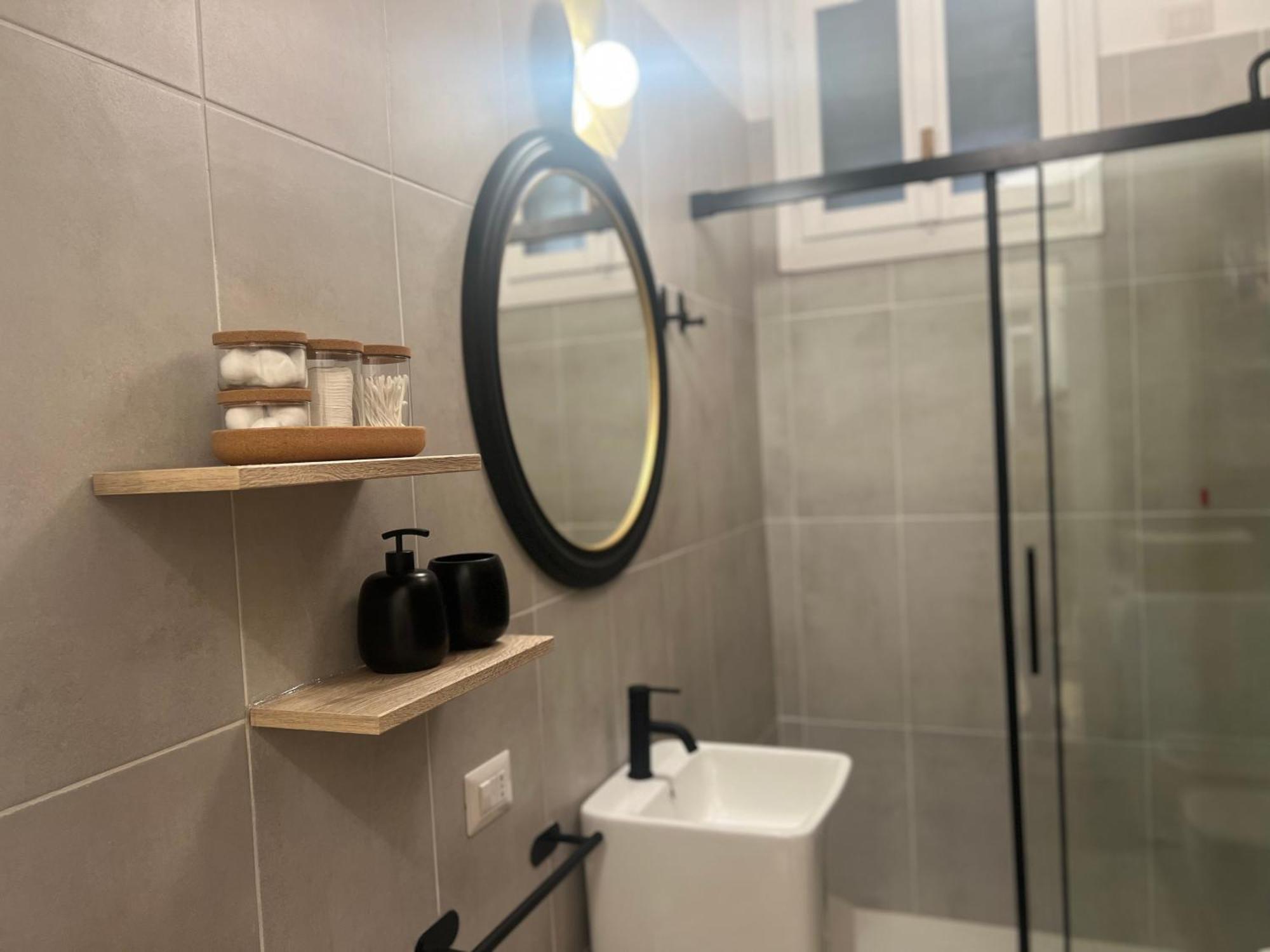 Apartment La Regina Delle Locazioni In Bocconi Milan