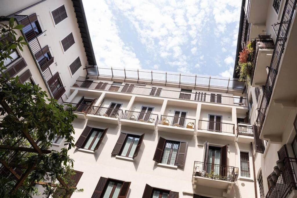 3-bedroom Design House San Babila-tricolore-m4