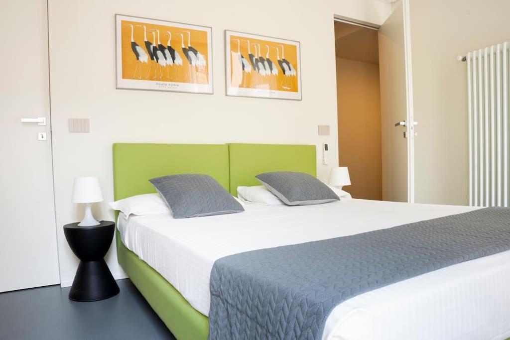 Apartment 3-bedroom Design House San Babila-tricolore-m4 *