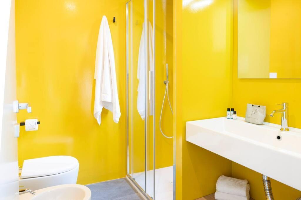 Apartment 3-bedroom Design House San Babila-tricolore-m4