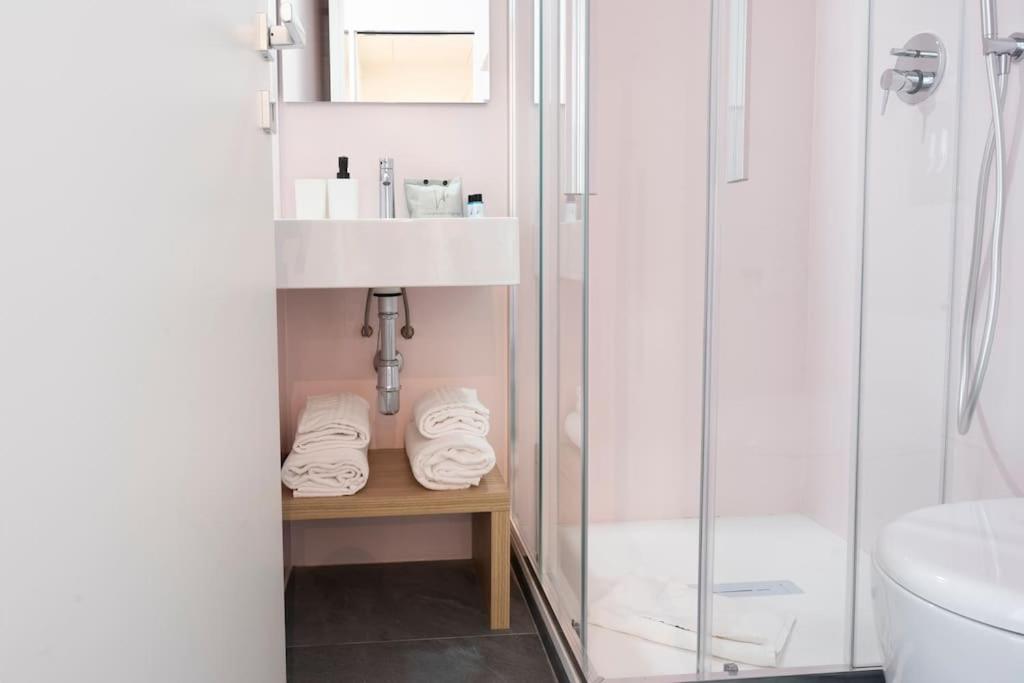 Apartment 3-bedroom Design House San Babila-tricolore-m4
