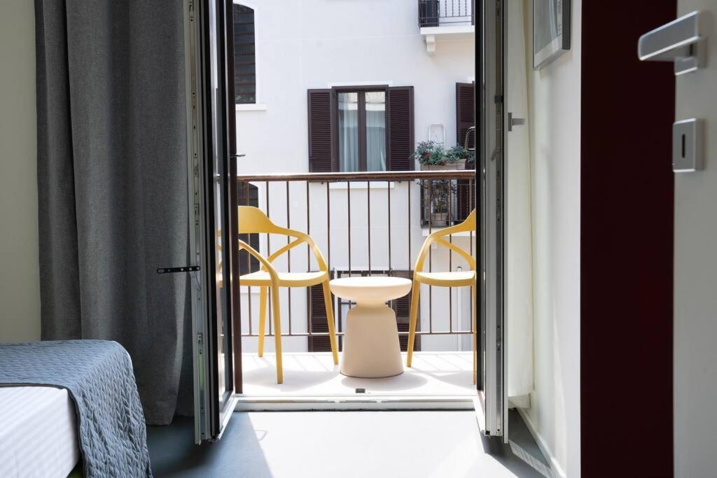 Apartment 3-bedroom Design House San Babila-tricolore-m4 *