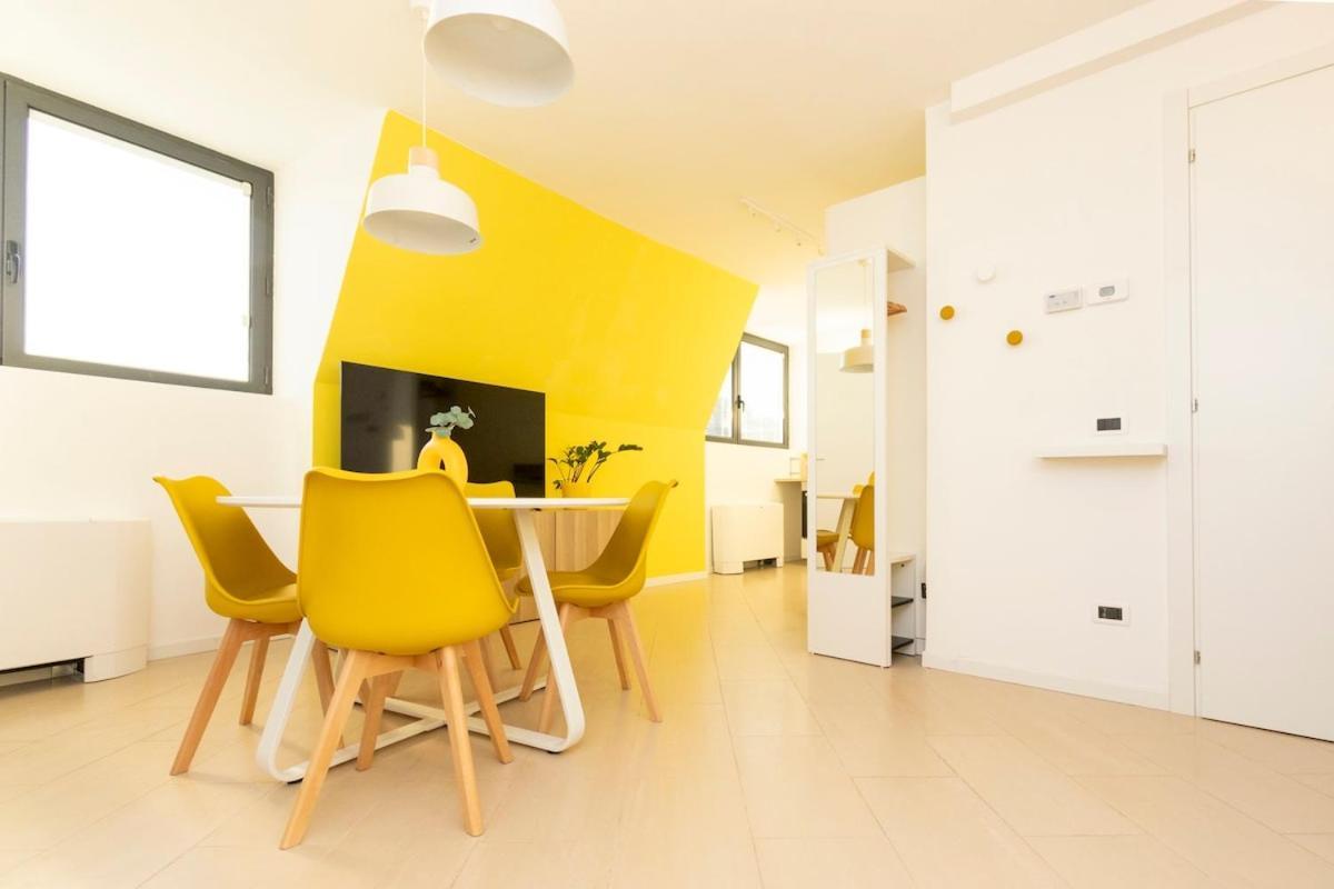 Sunny Retreat Near Metro, 12 Min To Duomo Milão