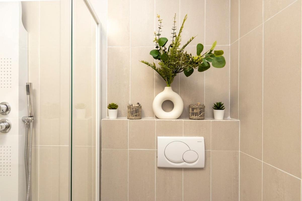 Sunny Retreat Near Metro, 12 Min To Duomo Apartamento *