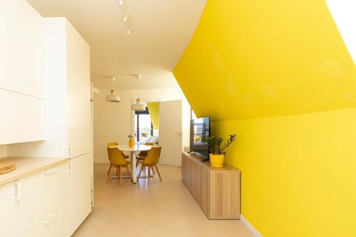 Sunny Retreat Near Metro, 12 Min To Duomo Apartamento