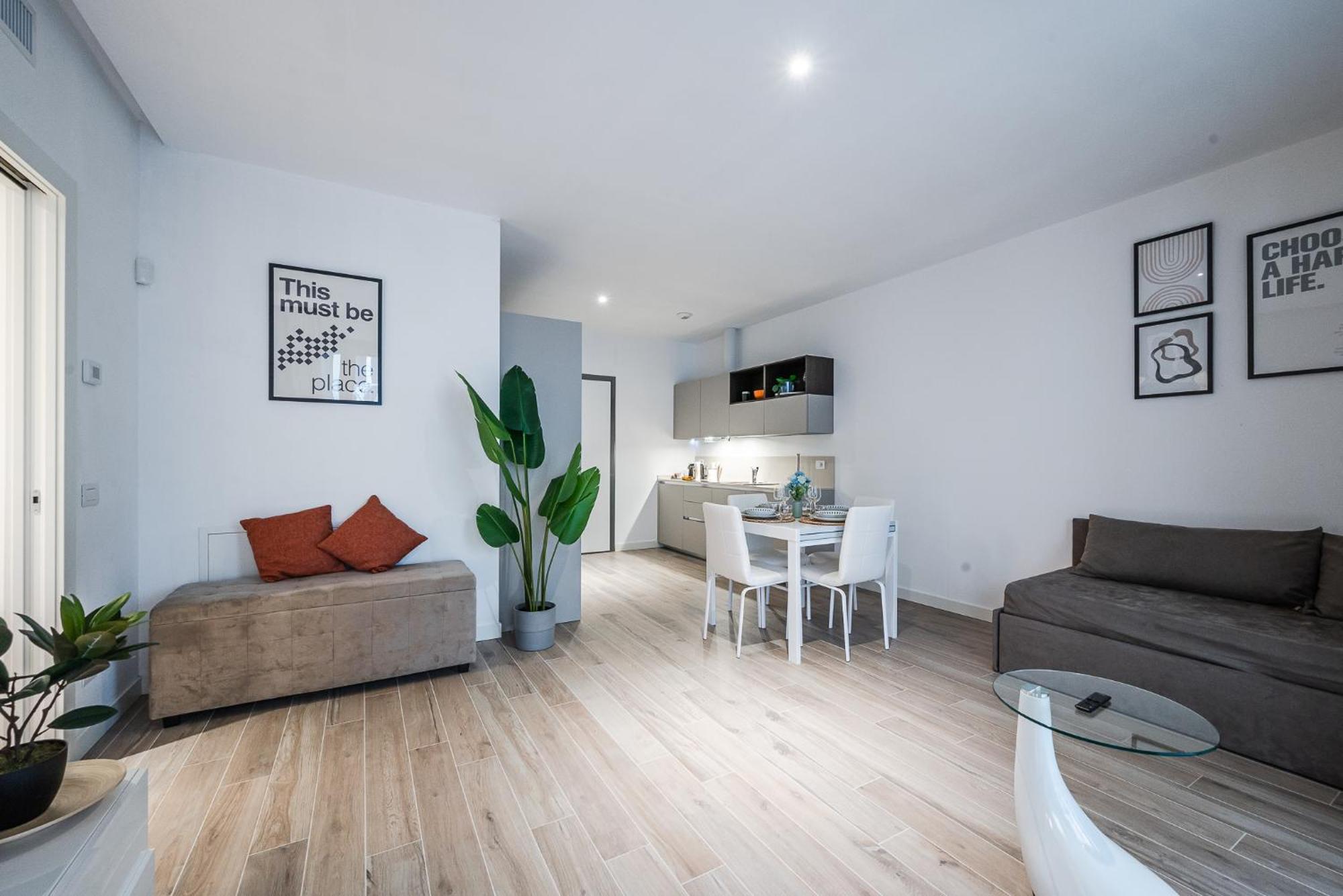Urban Garden Flat In Modern Style Apartment *