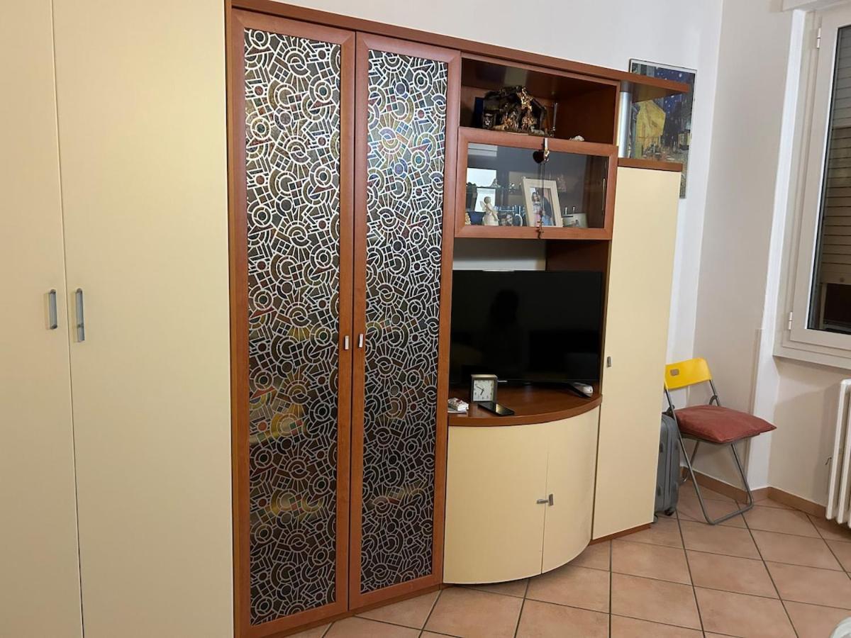Apartment Casa Jaures-turro, 10 Meters From The Metro, Red Line Mm1 *
