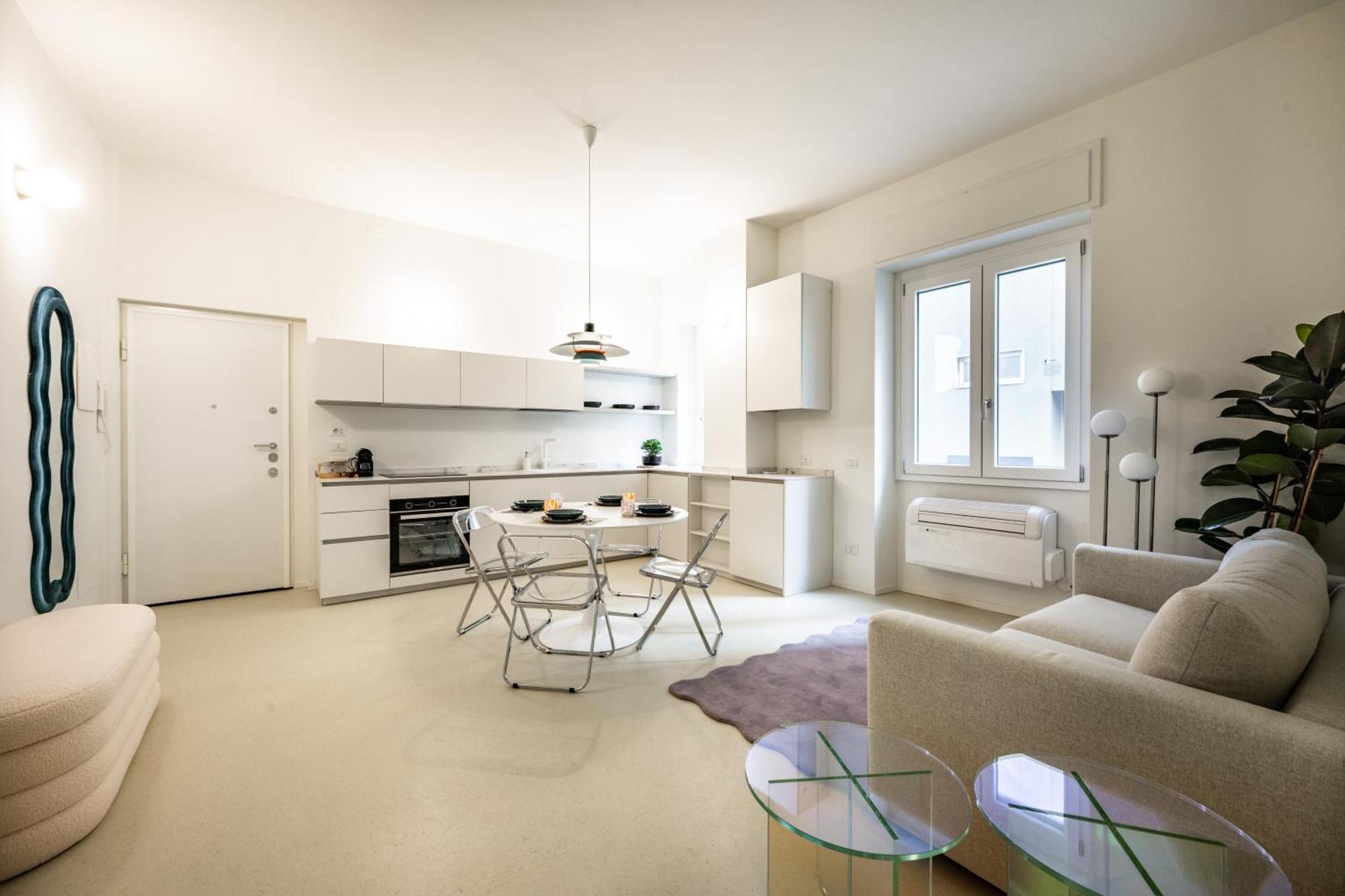 Design And Silence - Wide Renovated 2 Stops Form * Milano