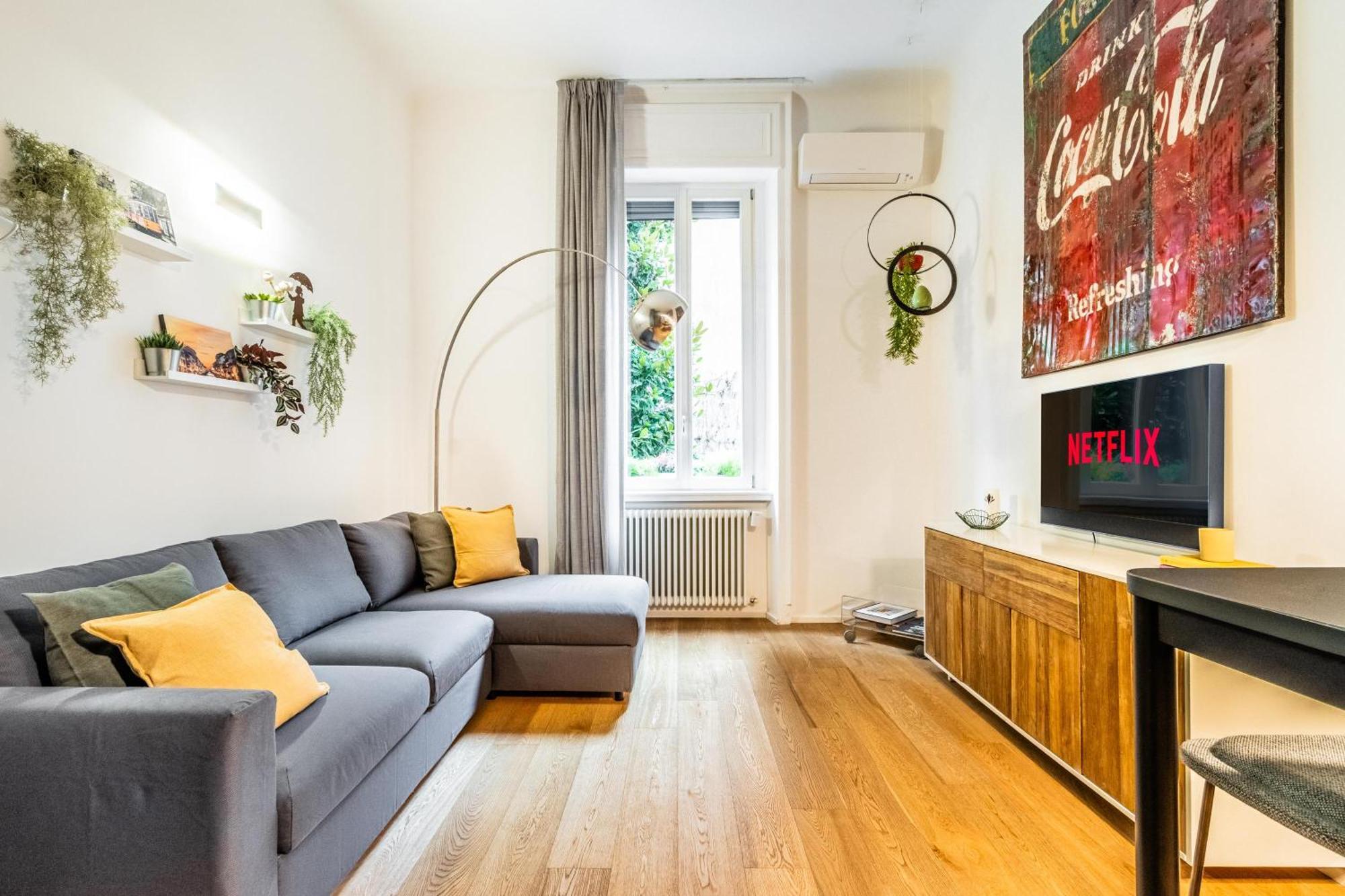 Apartment Goldoni House - Duomo 2 K M - Porta Venezia - Linate *