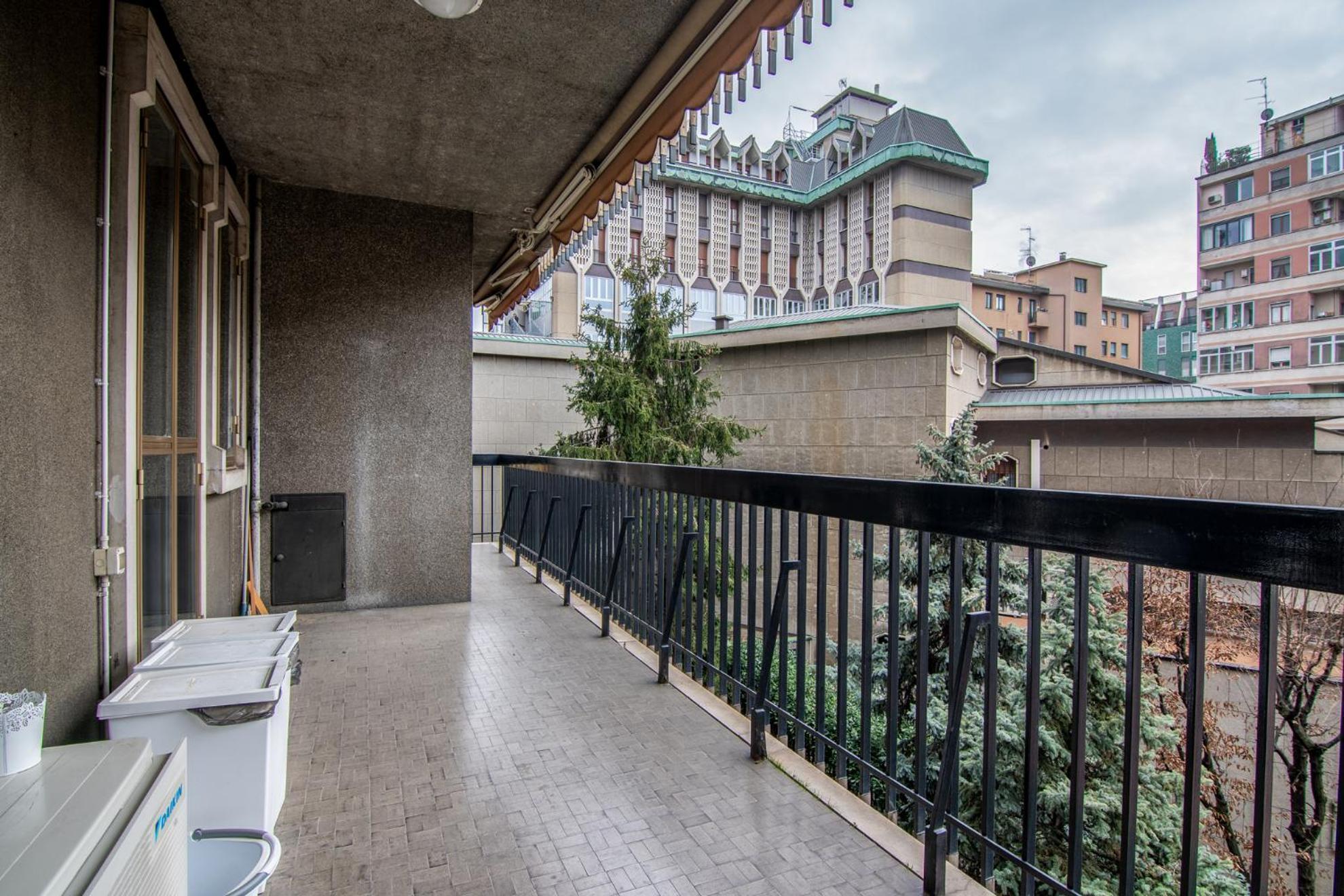 - Brand New 4 Pax Life & The Giulio Cesare 5 Apartment Milan
