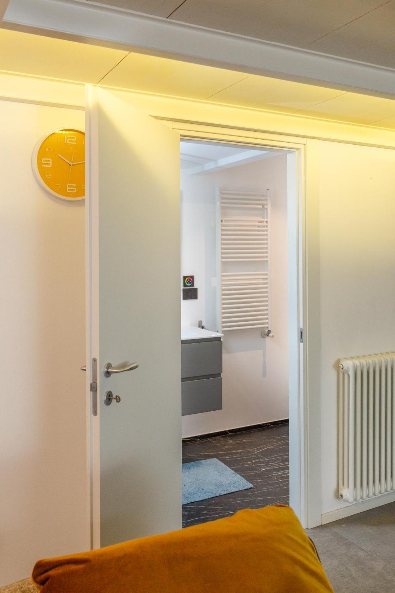 Apartment Luxury Design Studio Clefi *